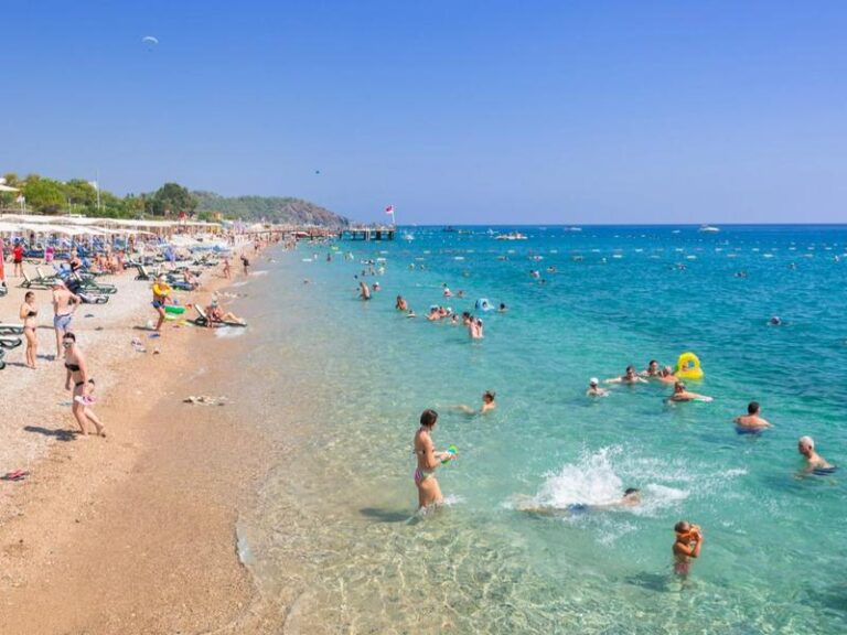 Co spakować na wymarzone wakacje w Turcji? Praktyczny poradnik dla podróżnych