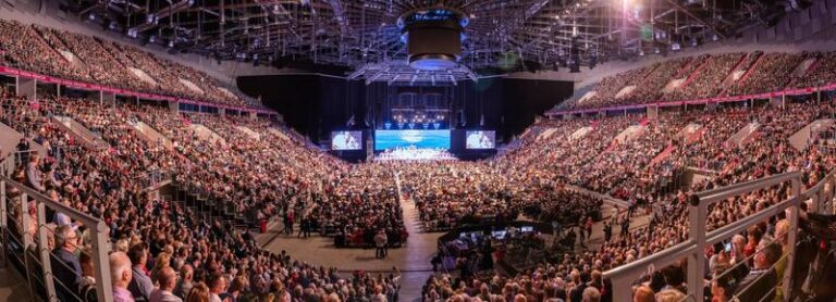 Jak łatwo dotrzeć do Tauron Areny Kraków z dworca PKP?