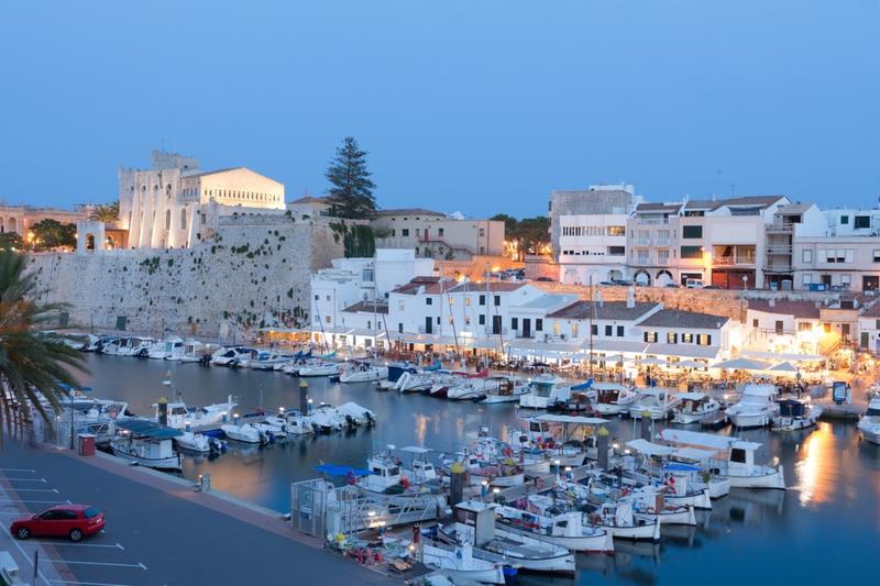 Loty z Europy na Minorkę