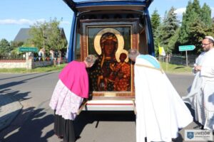 Bezpieczne przewożenie obrazu samolotem – praktyczne porady dla podróżnych