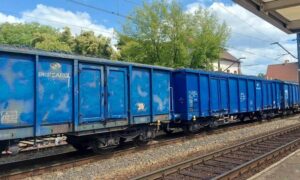 Ile zarabiają pracownicy PKP? Poznaj szczegóły wynagrodzeń w branży kolejowej