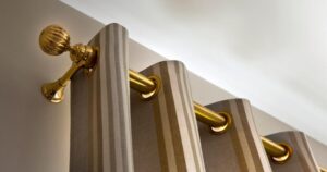 Jak skutecznie przewieźć karnisz i nie uszkodzić wnętrza?