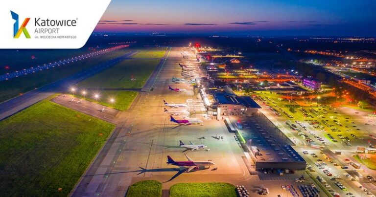 Przewodnik: Jak wygodnie dojechać z dworca Katowice na lotnisko?
