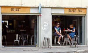 Jak długo trwa lot z Beirutu do Warszawy? Sprawdź, co musisz wiedzieć!