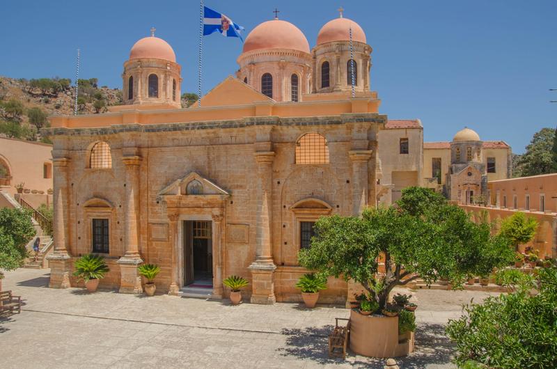 Jak długo trwa lot z Polski na Kretę? Sprawdź, co warto wiedzieć!