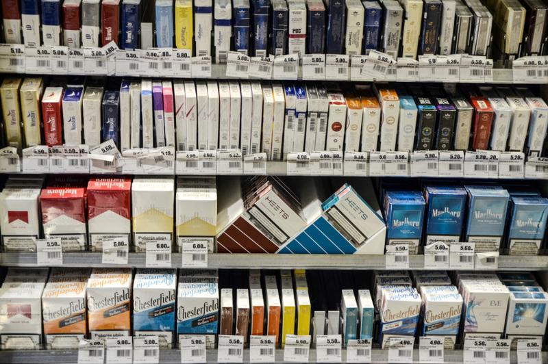 Ograniczenia na papierosy w 2025 roku: ile można przewieźć do UK?