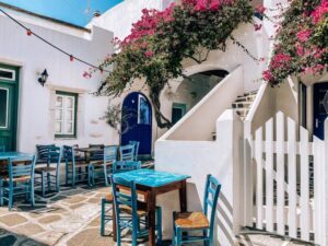 Jak dotrzeć na Paros w Grecji: Praktyczny przewodnik dla podróżników