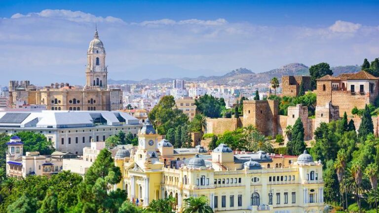 Jak długo trwa lot z Modlina do Malagi? Wszystko, co musisz wiedzieć