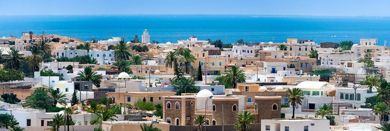 Jak długo trwa podróż samolotem do Djerby? Sprawdź!