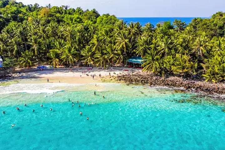 Jak długo trwa podróż samolotem z Poznania do Wietnamu?