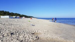 Jak wygodnie dotrzeć z Warszawy do Krynicy Morskiej?