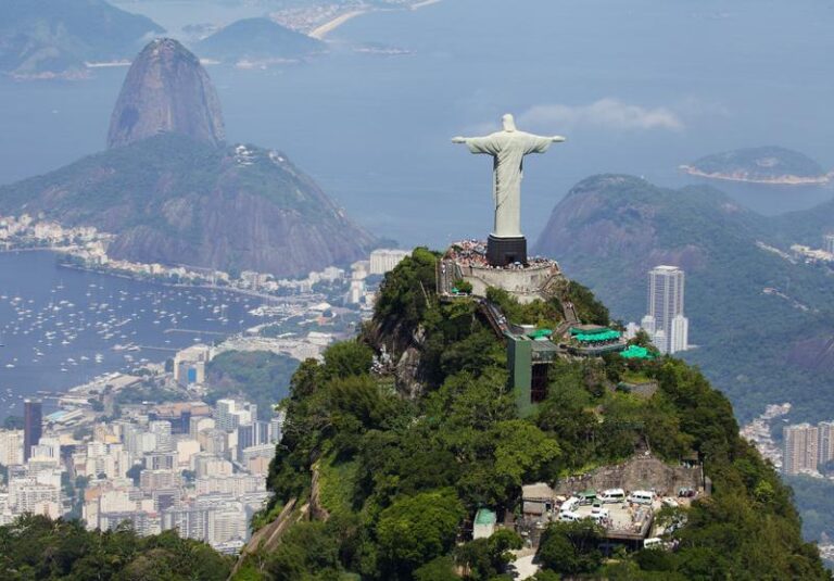Jak długo trwa lot do Brazylii? O czym warto wiedzieć przed podróżą