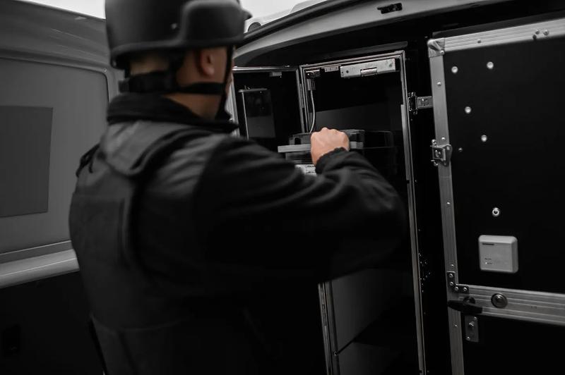 Skuteczne sposoby na przewóz pieniędzy z Anglii do Polski