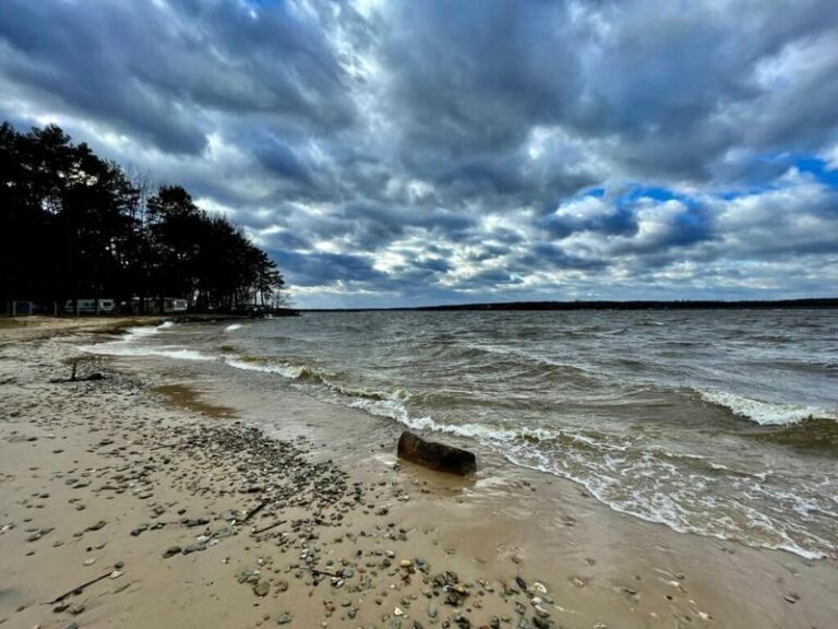 Jak dotrzeć nad zalew sulejowski – praktyczny przewodnik dla turystów