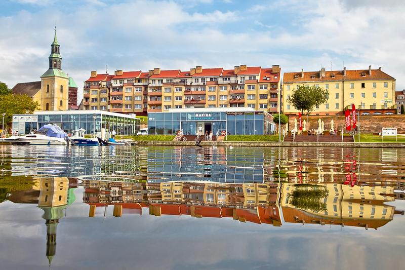 Jak dojechać do Kamienia Pomorskiego – praktyczny przewodnik dla turystów